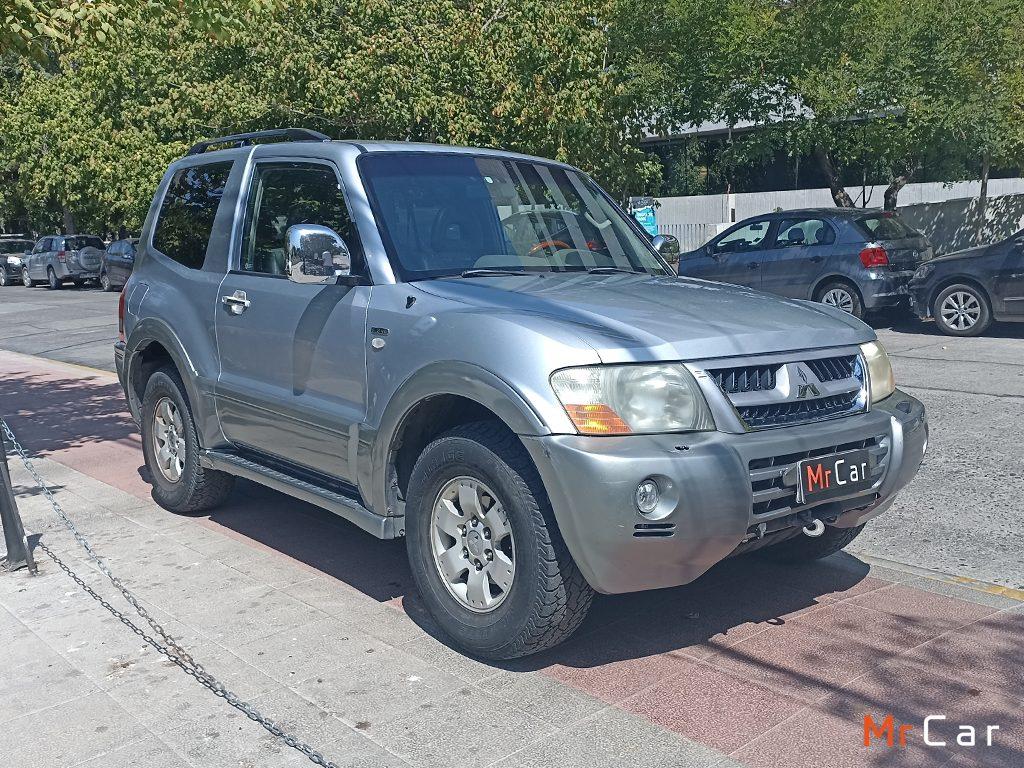 Mitsubishi Montero 2004
