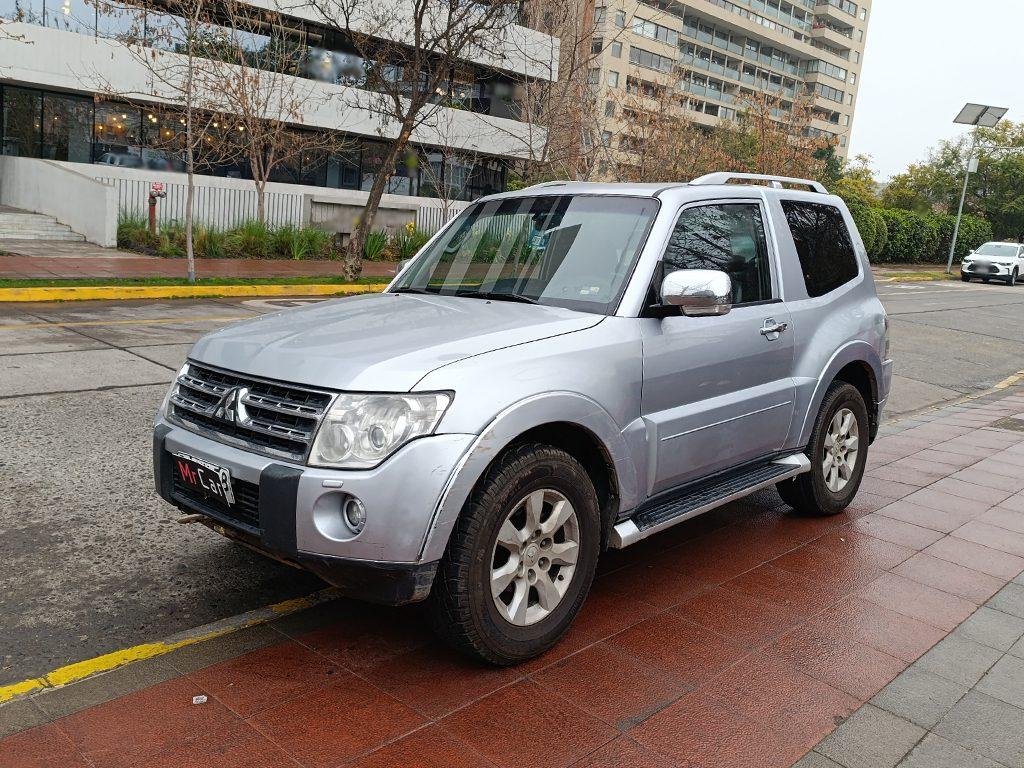 Mitsubishi Montero 2012