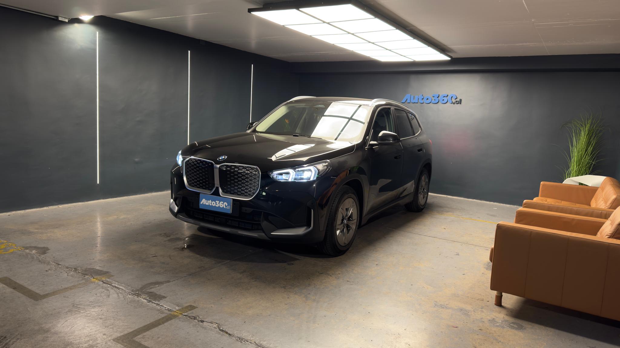 BMW IX1 2024