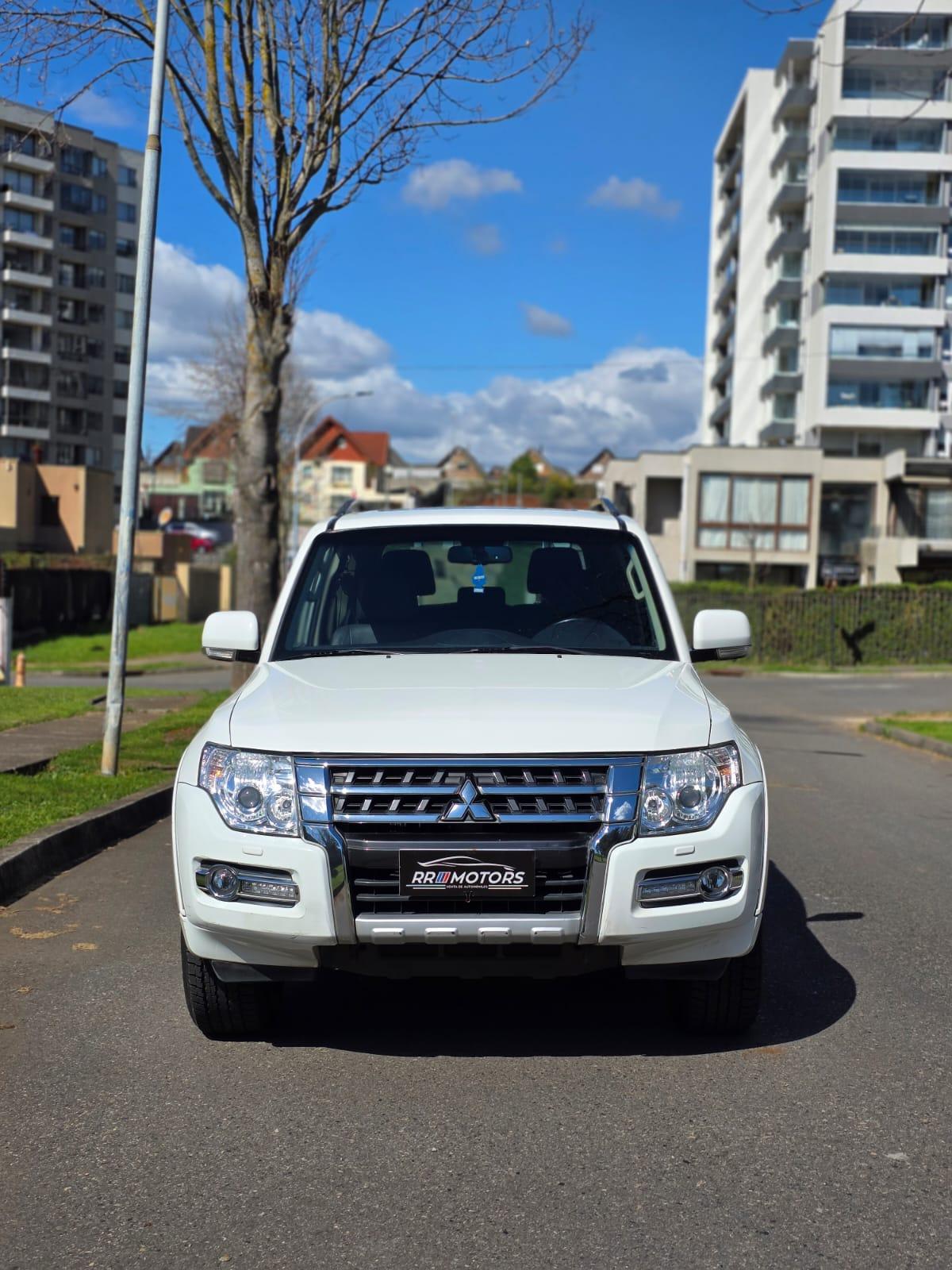 Mitsubishi MONTERO  2017