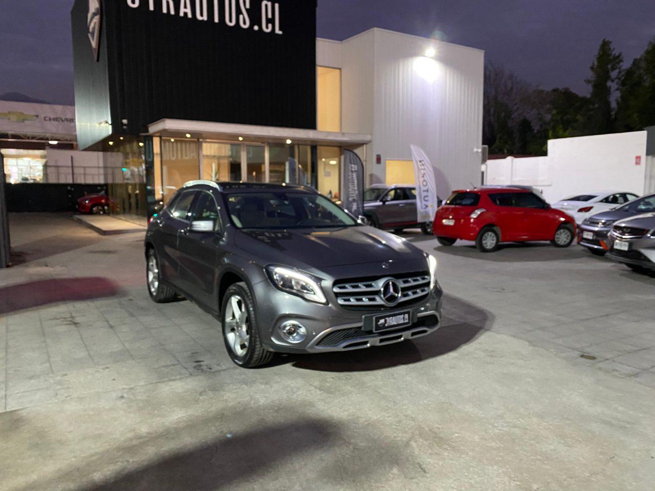 Mercedes Benz GLA  2019
