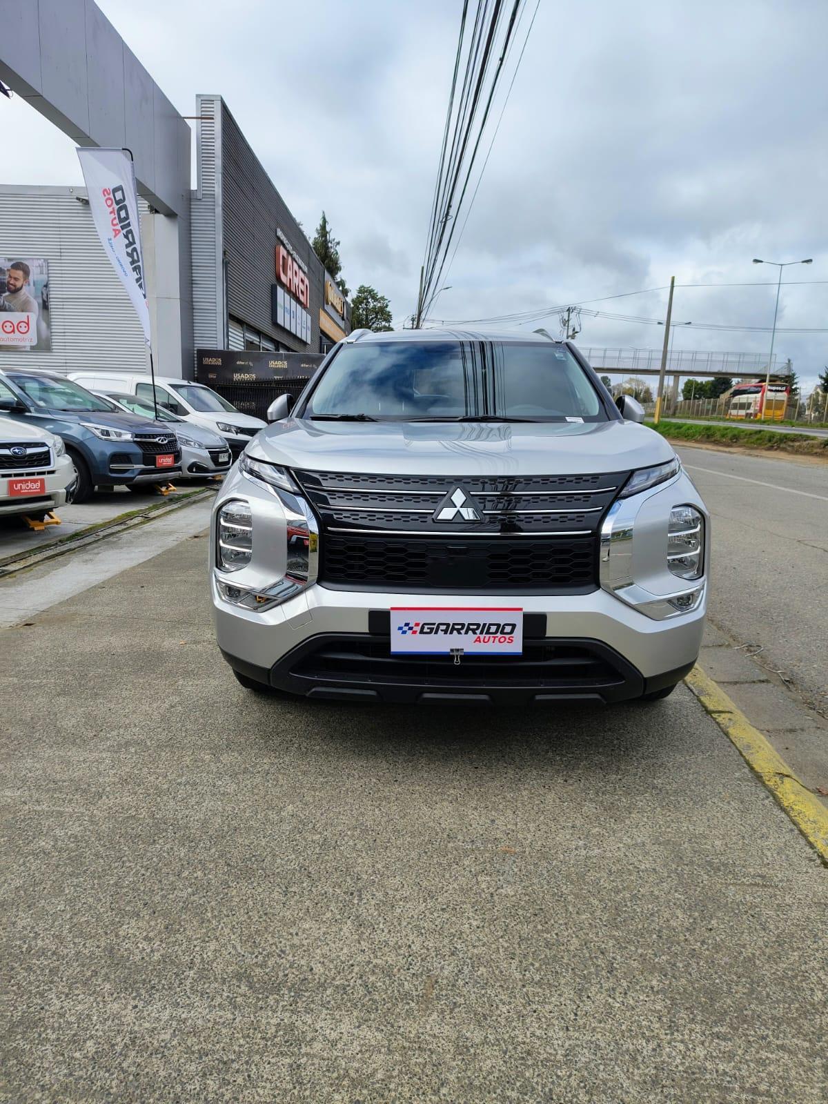 Mitsubishi Outlander  2025