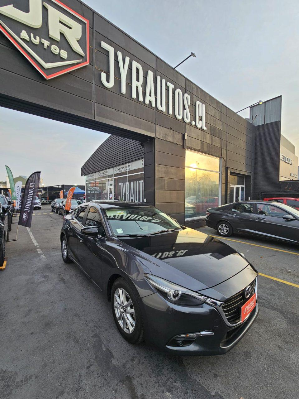 MAZDA 3 2019