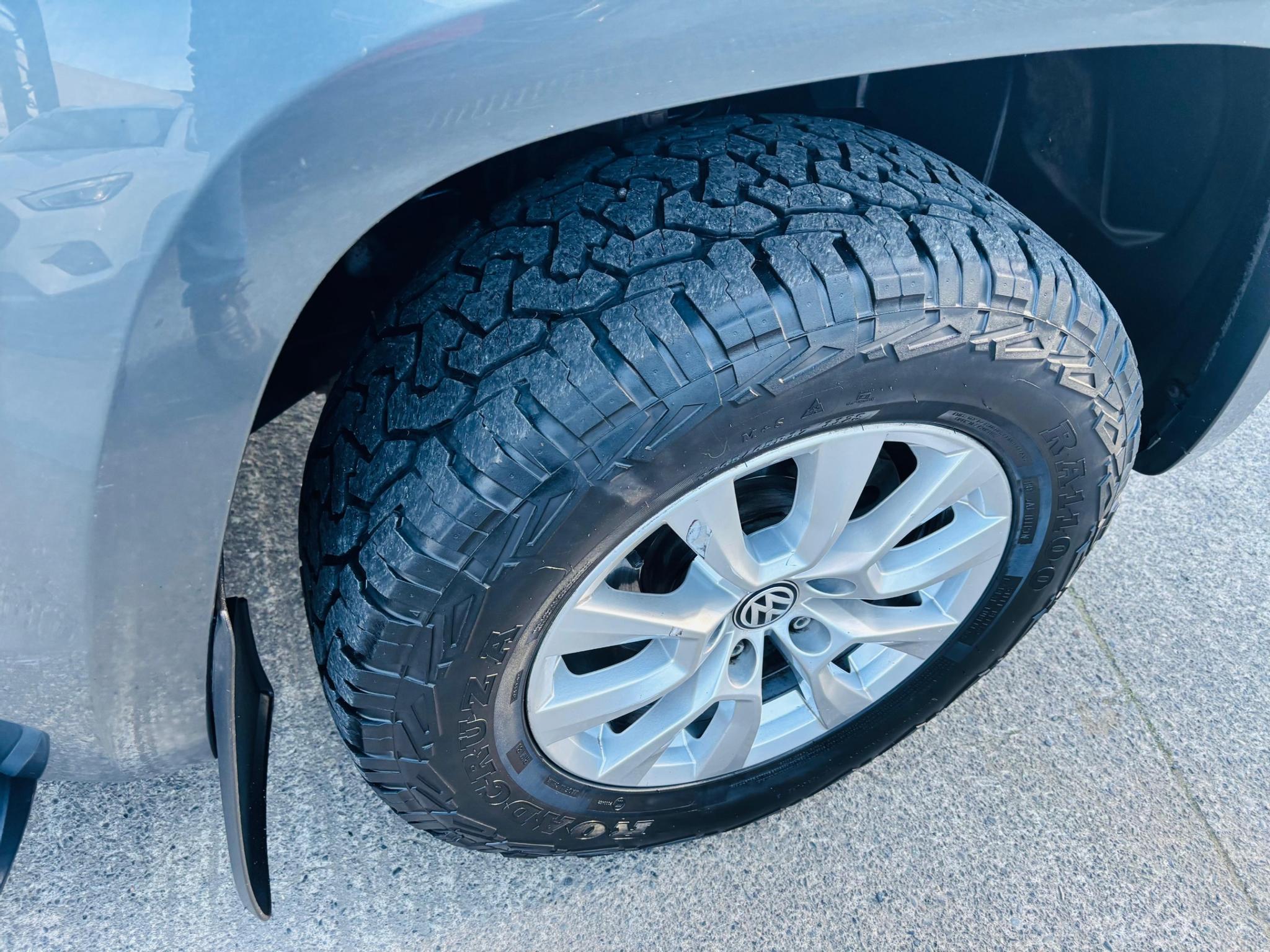 Volkswagen Amarok — foto 9 de 18
