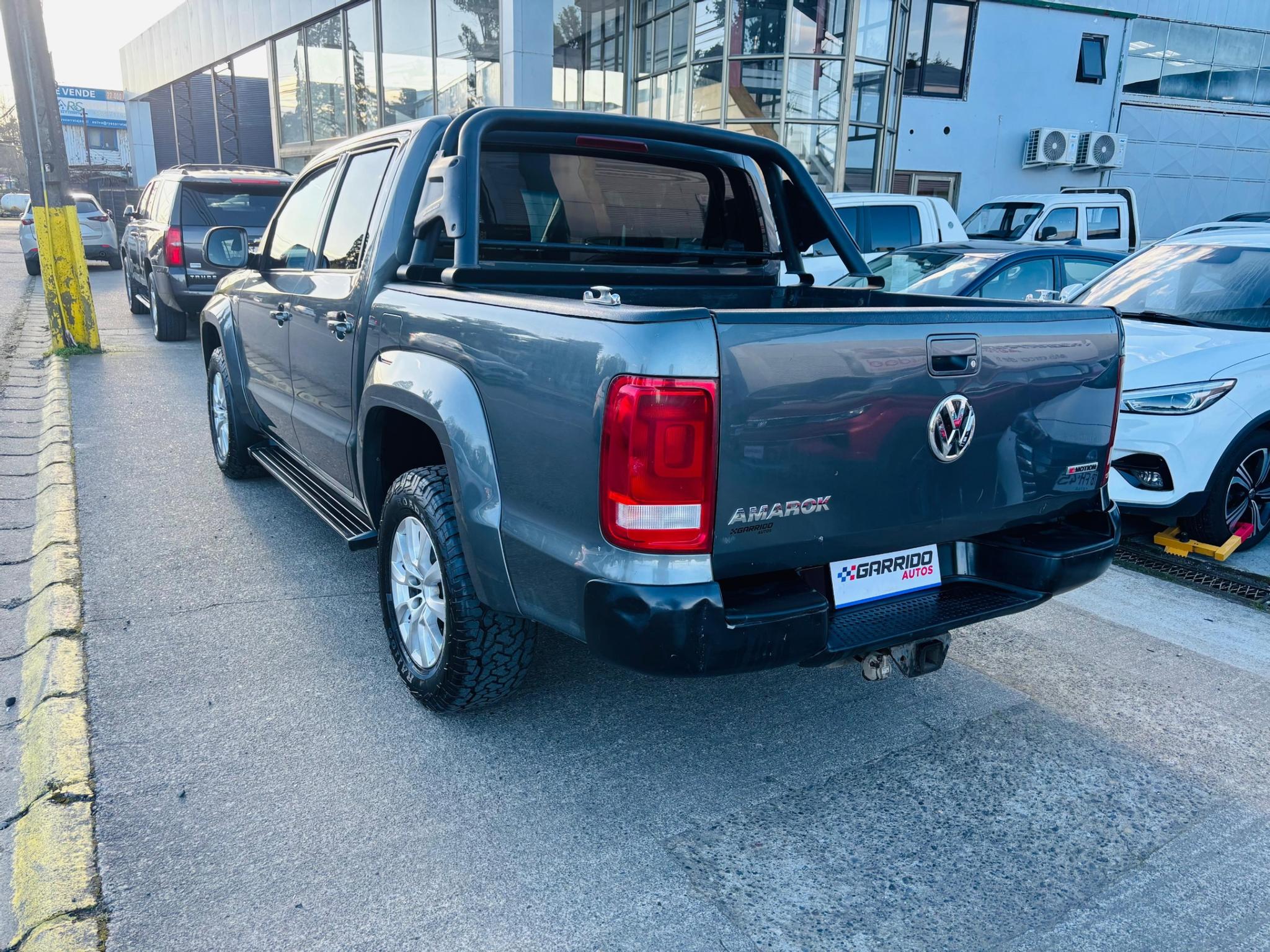 Volkswagen Amarok — foto 7 de 18
