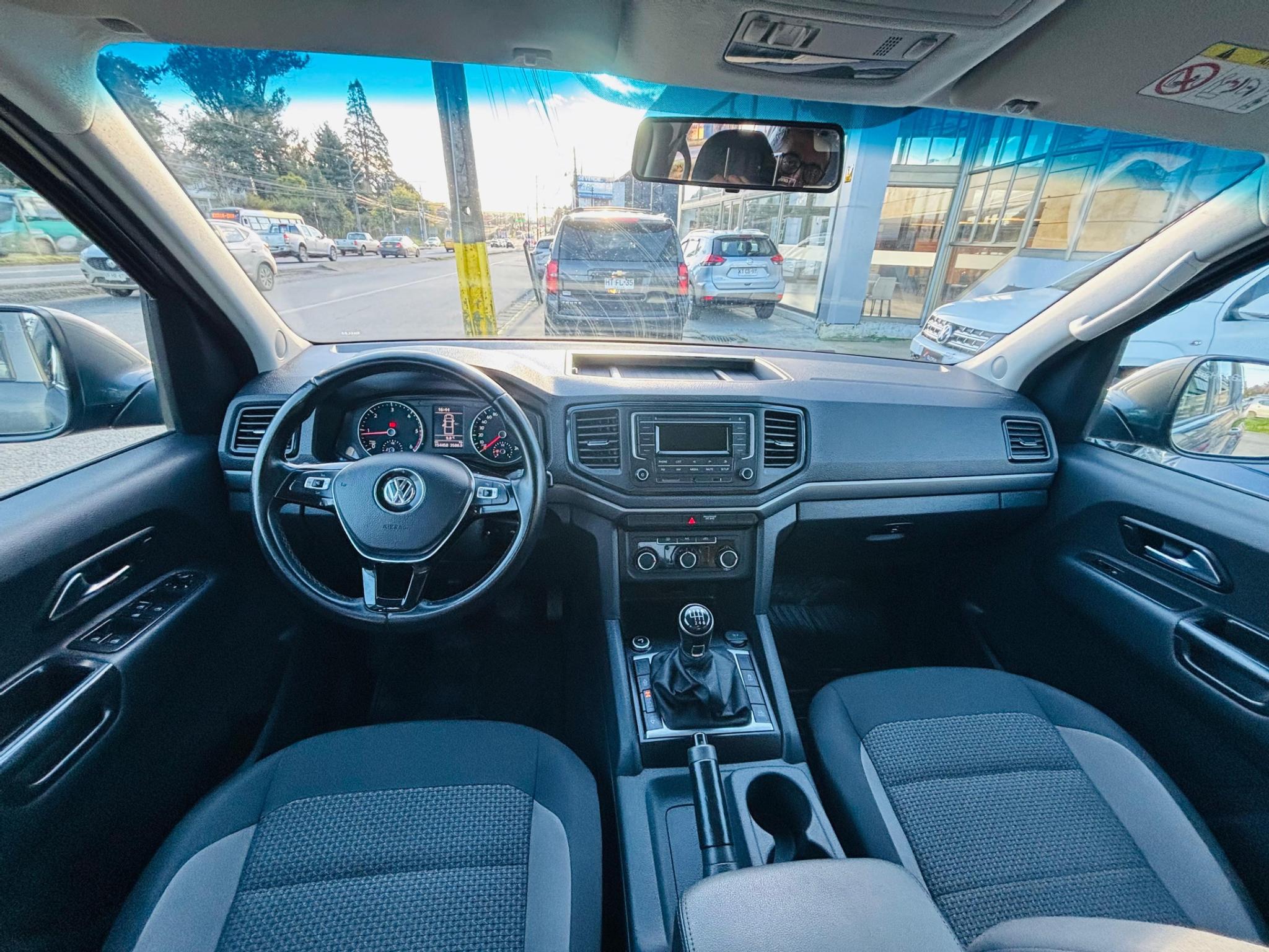 Volkswagen Amarok — foto 14 de 18