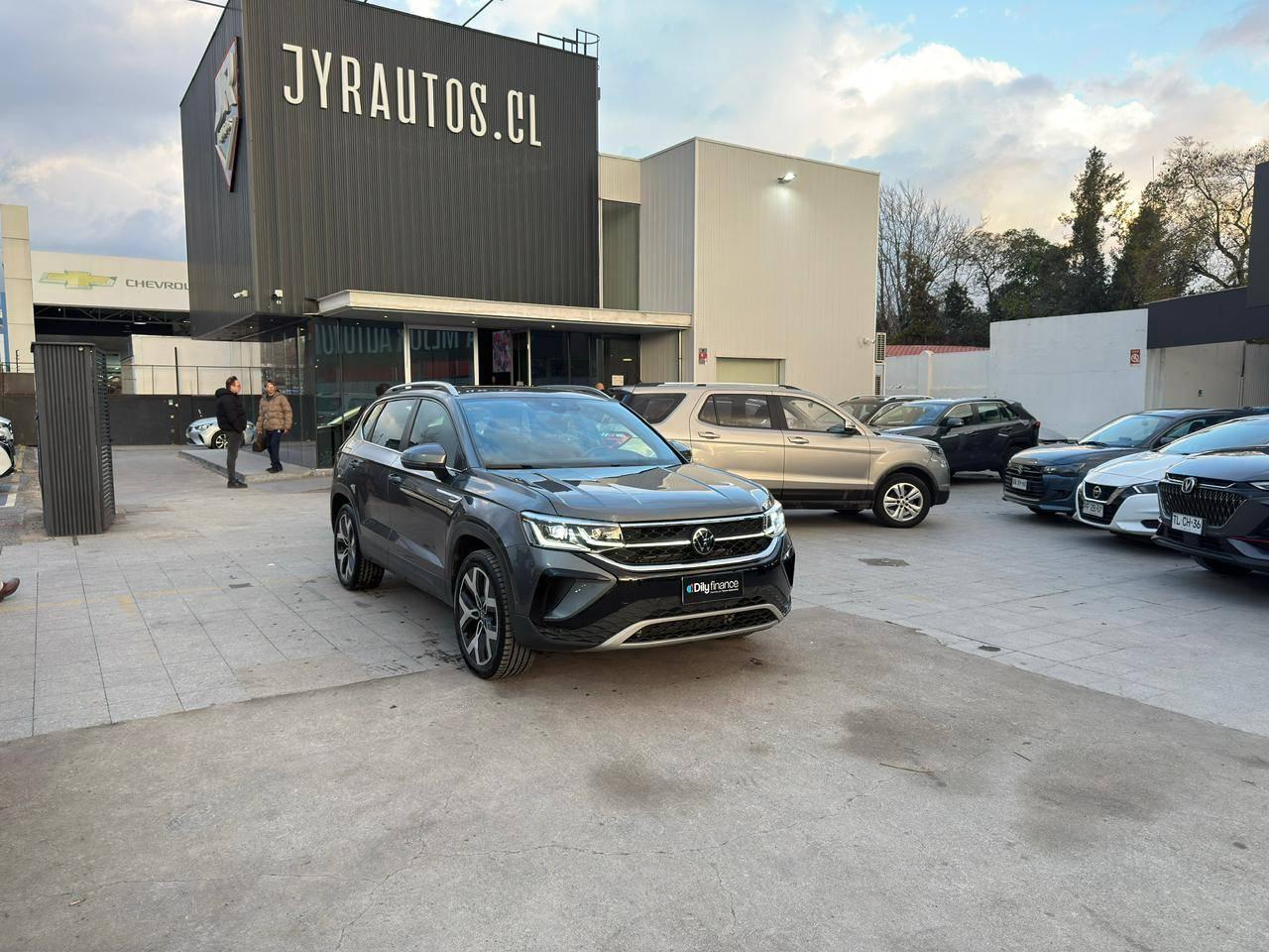 VOLKSWAGEN TAOS HIGHLINE