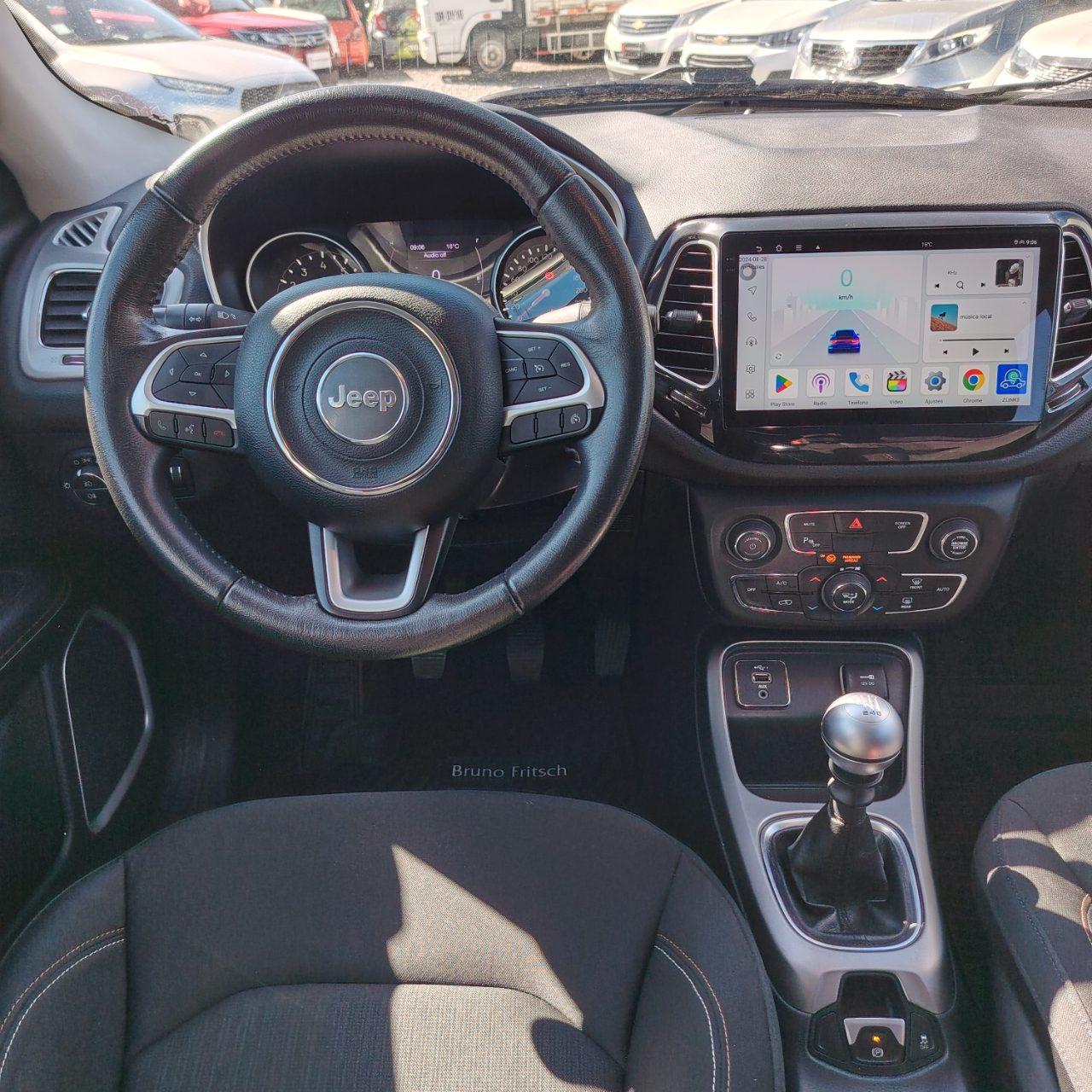 Jeep Compass — foto 6 de 40