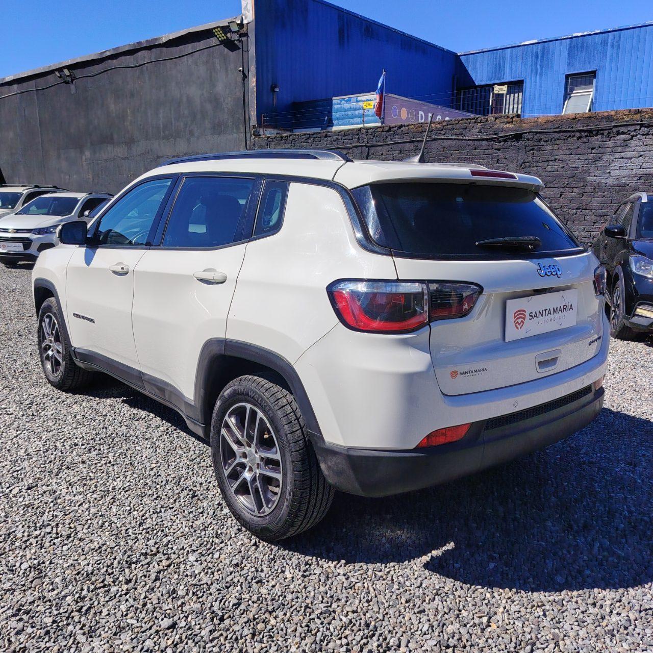 Jeep Compass — foto 4 de 40