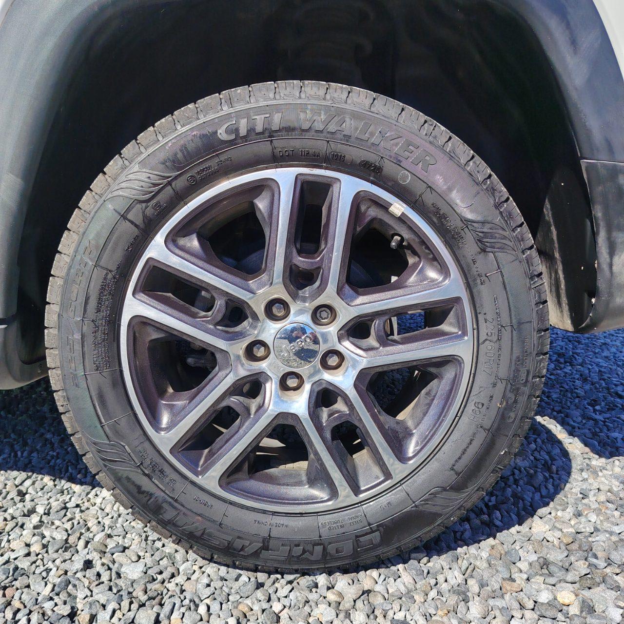 Jeep Compass — foto 12 de 40