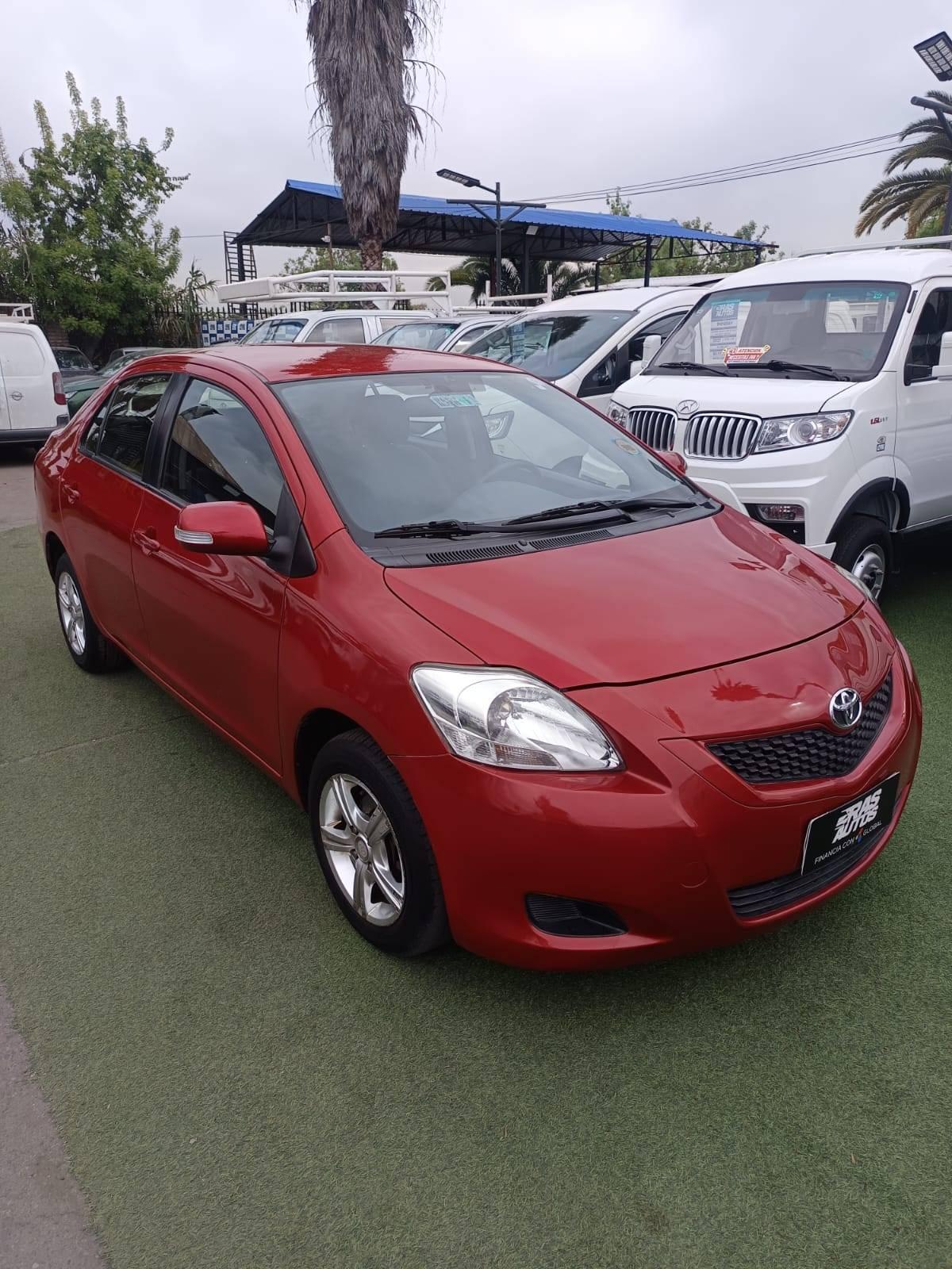 TOYOTA YARIS 2013