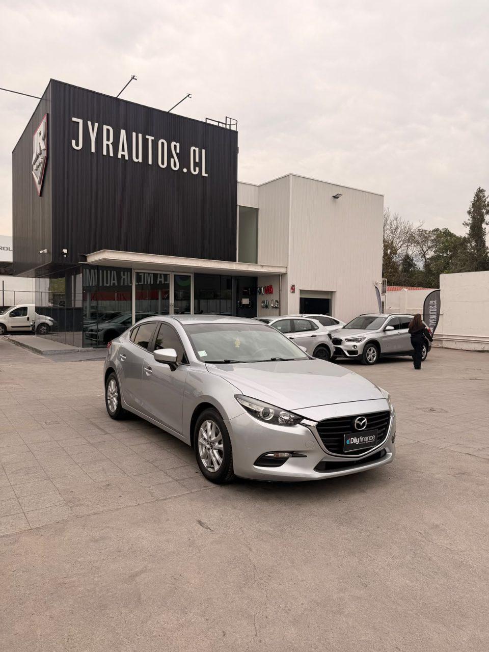 MAZDA 3