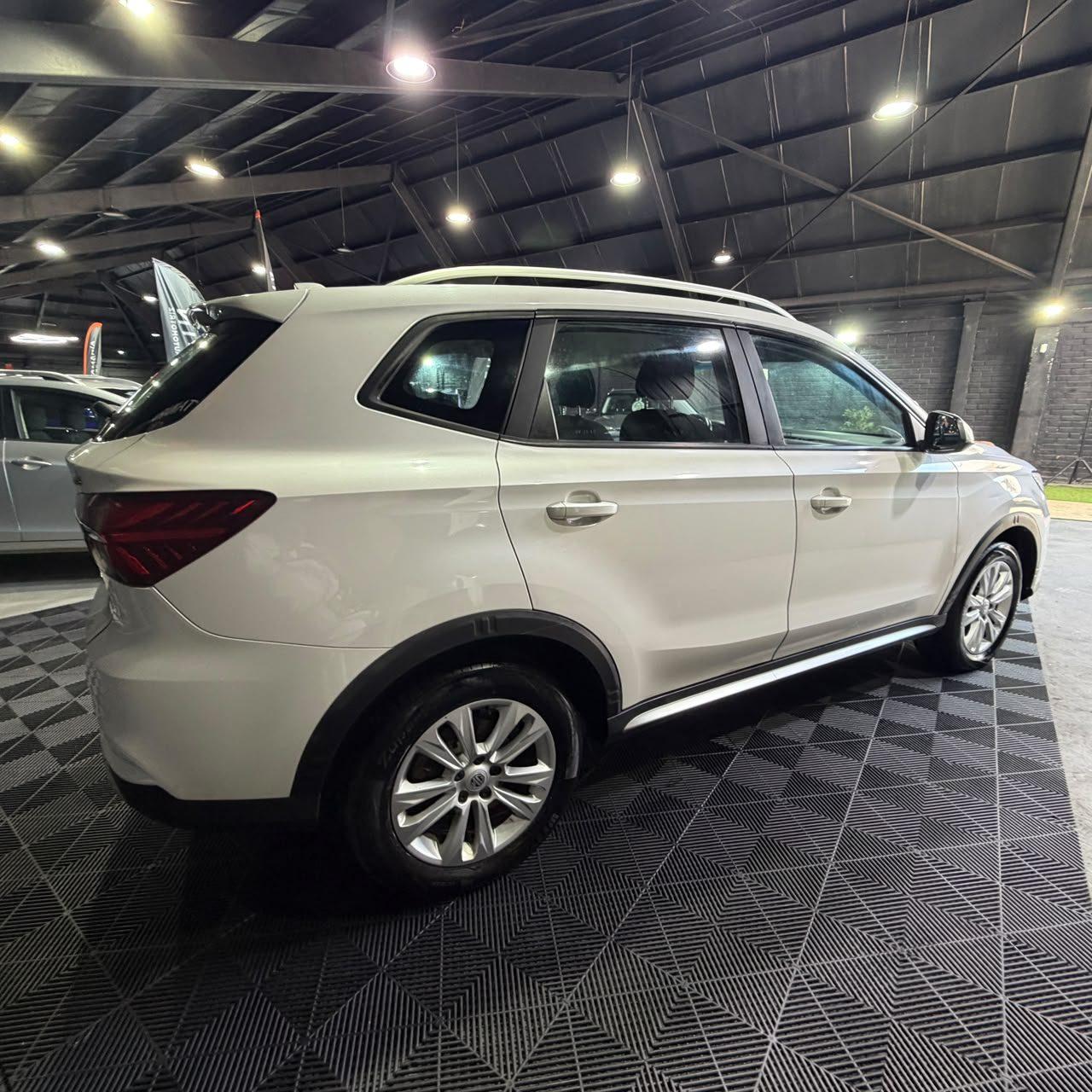 MG Rx5 — foto 3 de 40