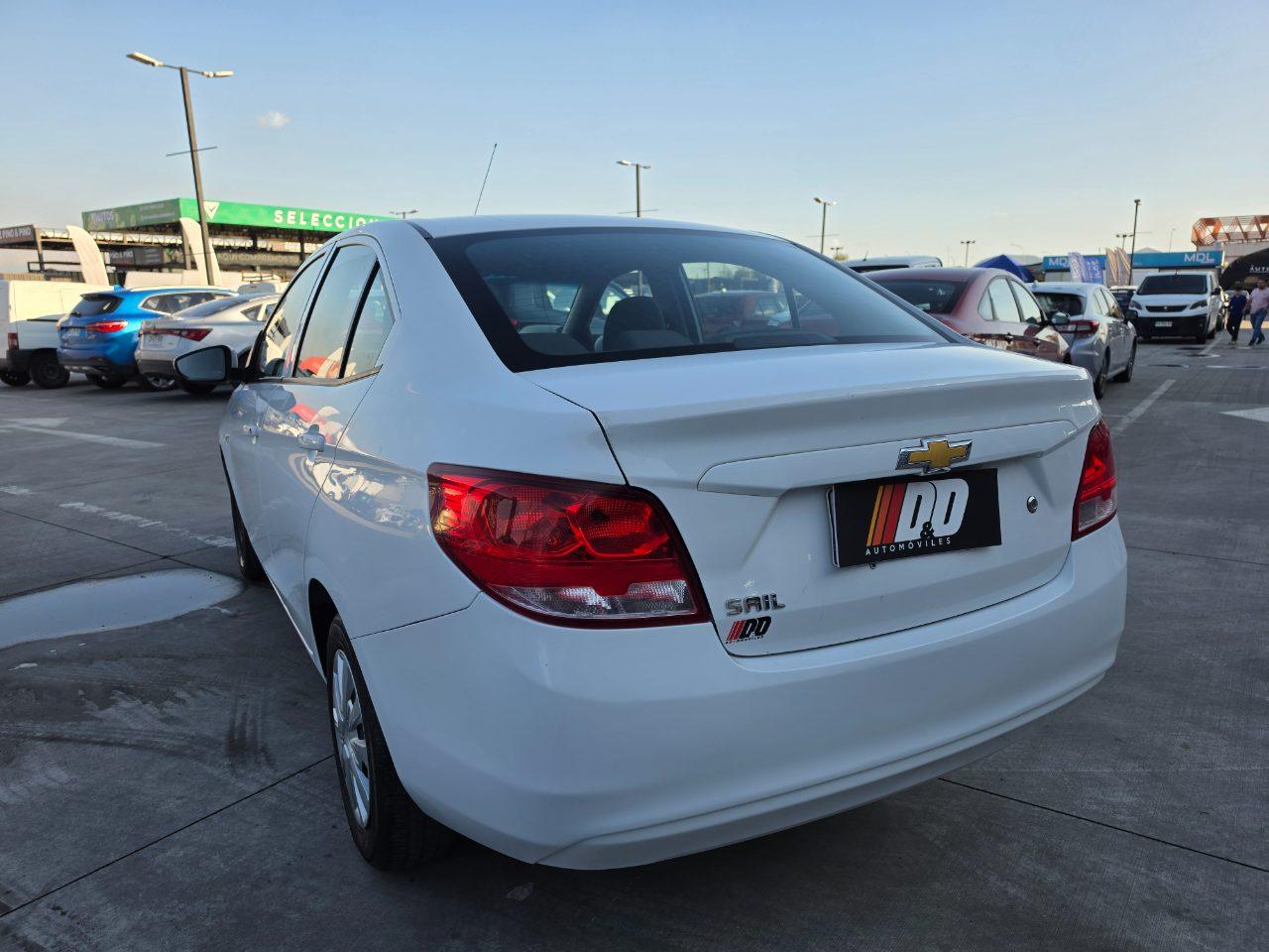 Chevrolet Sail 1.5Cc — foto 7 de 18