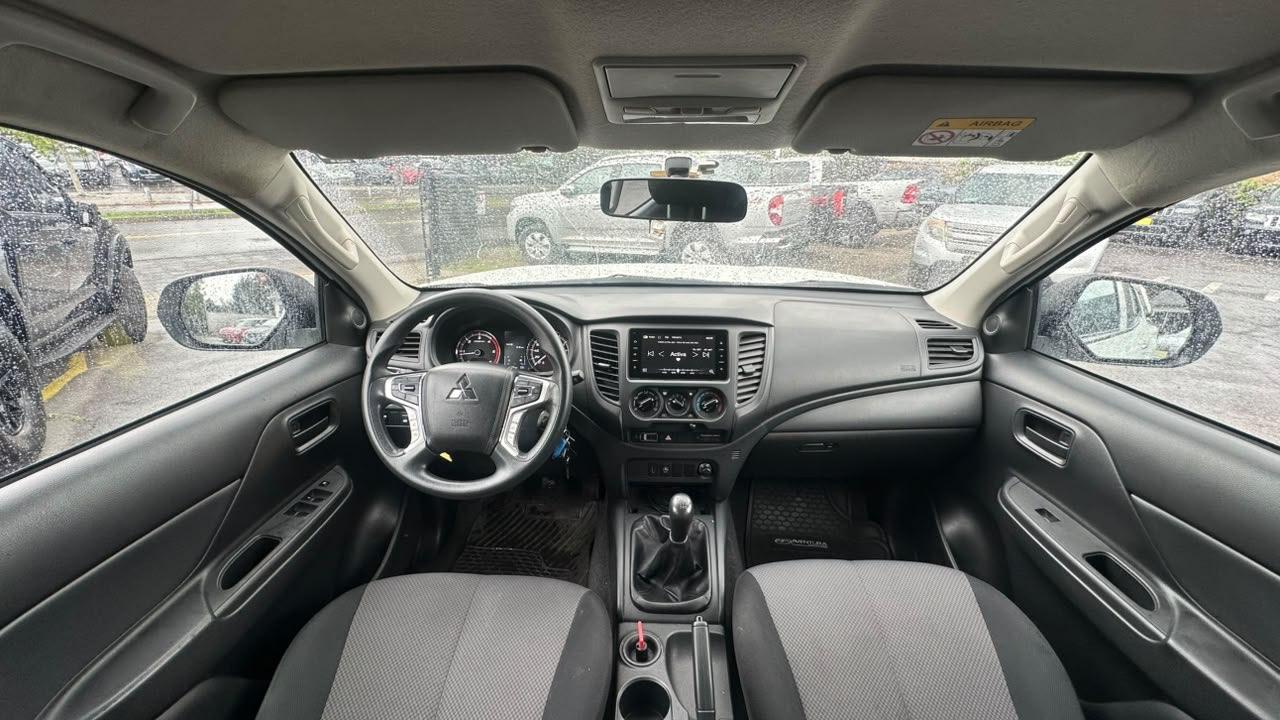 Mitsubishi L200 — foto 6 de 22