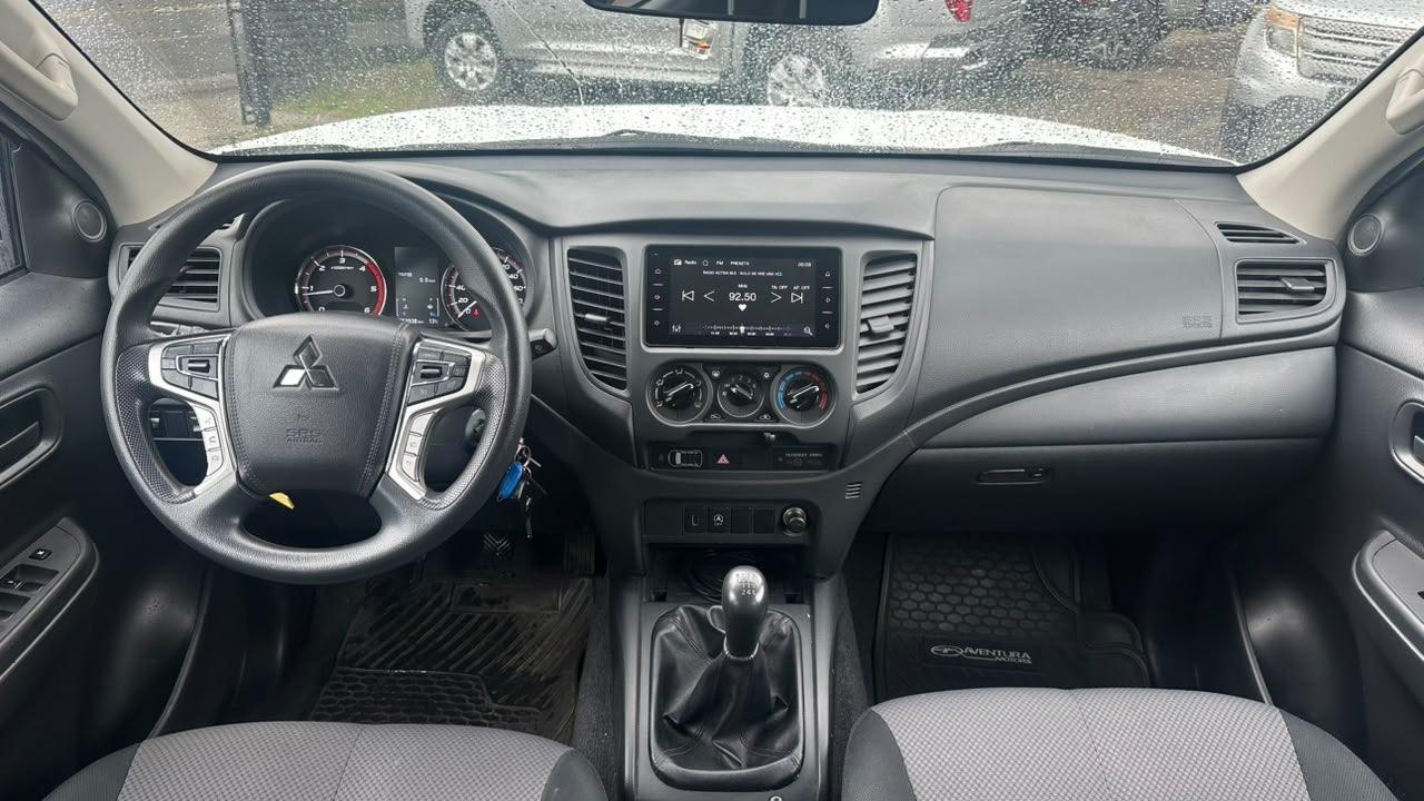 Mitsubishi L200 — foto 7 de 22