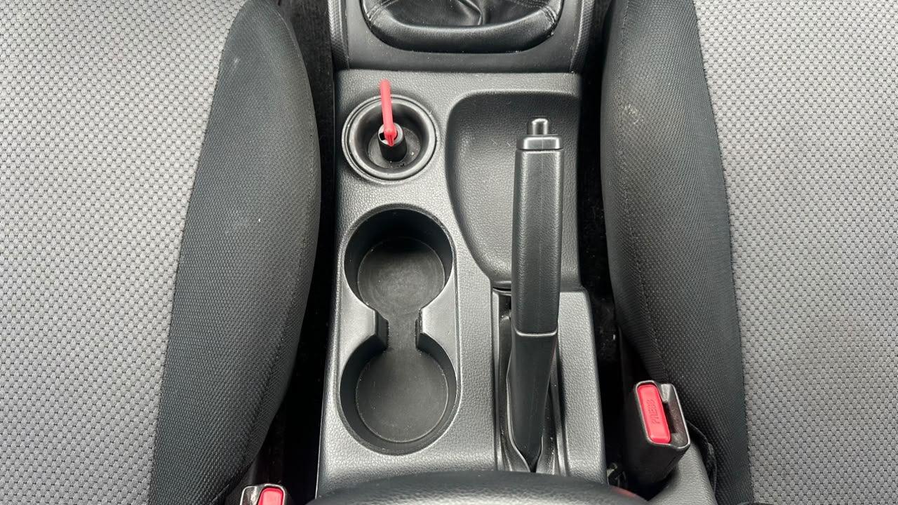 Mitsubishi L200 — foto 8 de 22