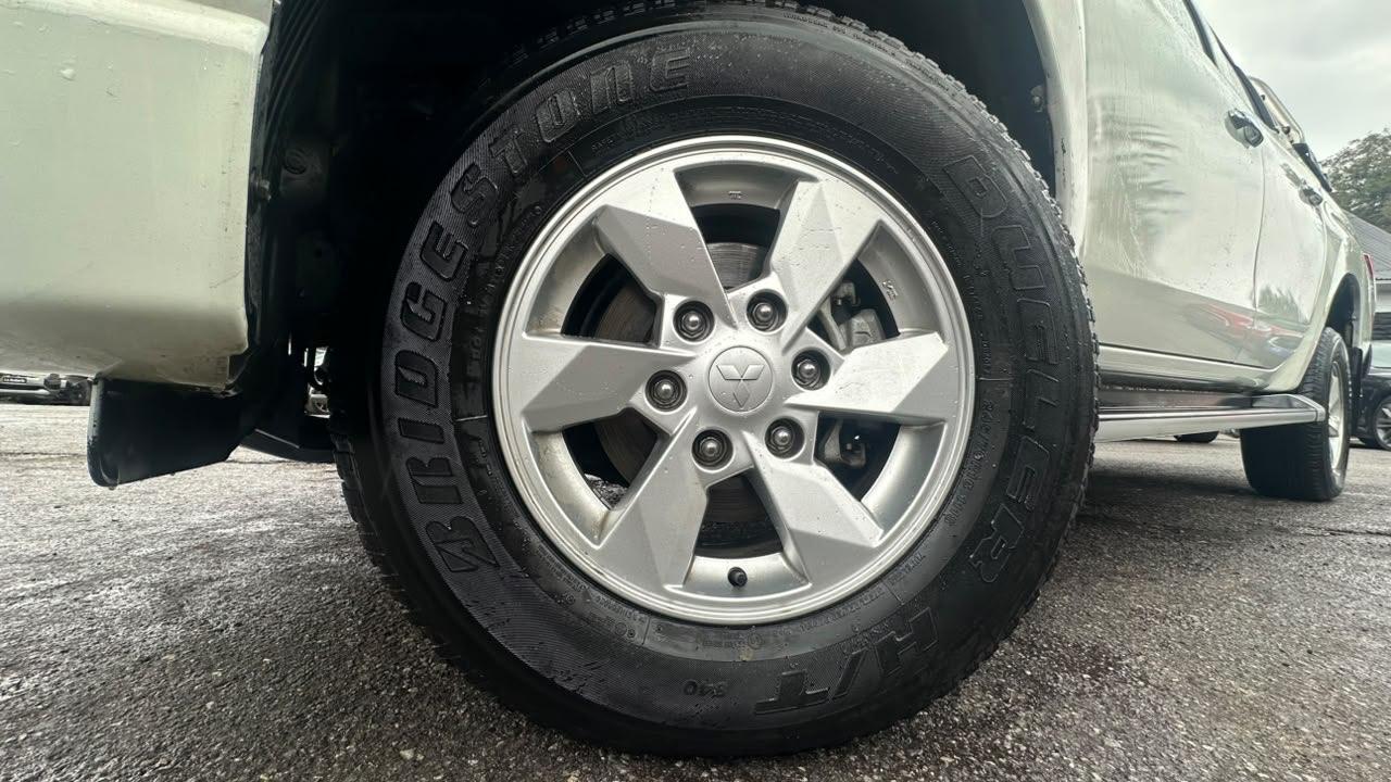 Mitsubishi L200 — foto 3 de 22