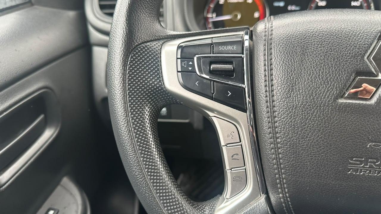 Mitsubishi L200 — foto 17 de 22