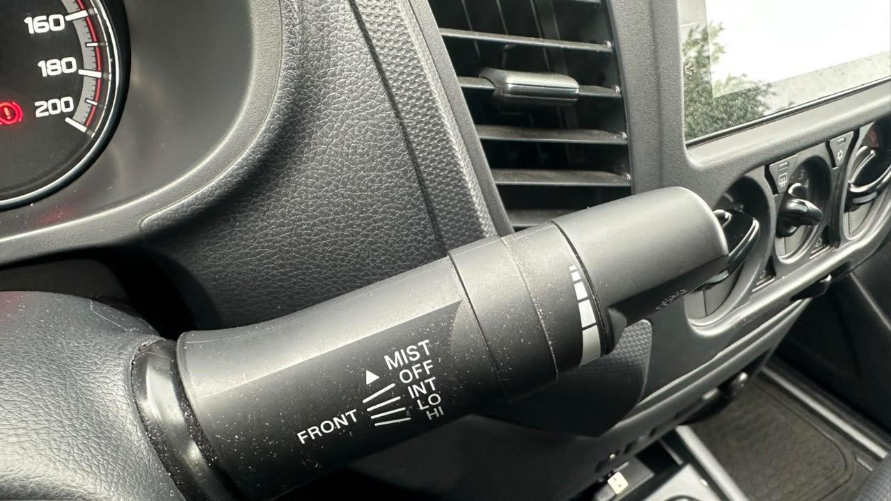 Mitsubishi L200 — foto 16 de 22
