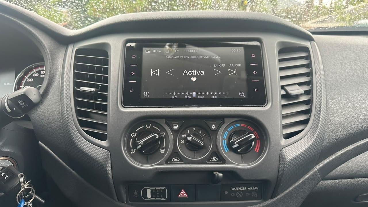 Mitsubishi L200 — foto 10 de 22