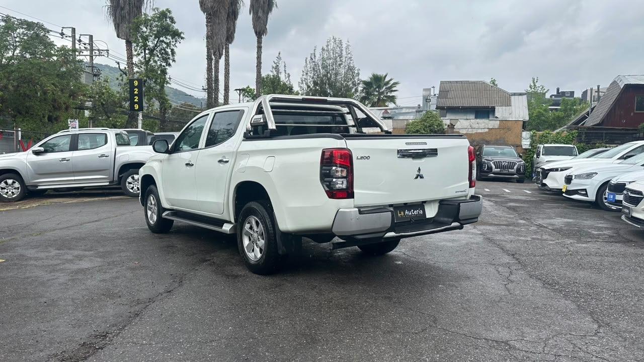 Mitsubishi L200 — foto 4 de 22